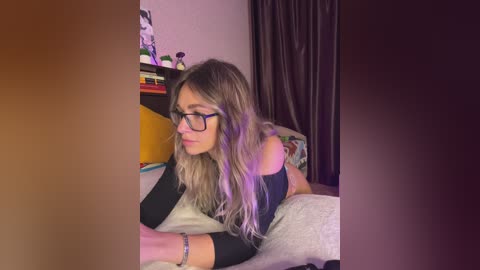 lunakissme free recording from 2024-10-22 21:27:00