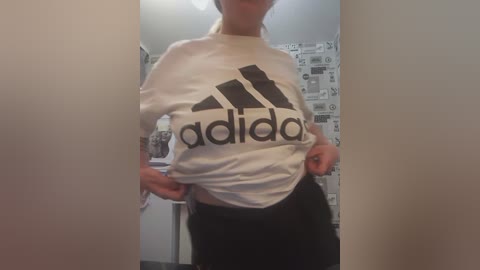 niki233221 free recording from 2024-10-27 12:22:00