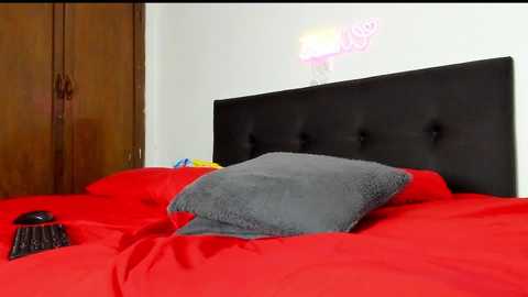 lucasemma free recording from 2026-04-14 02:03:00