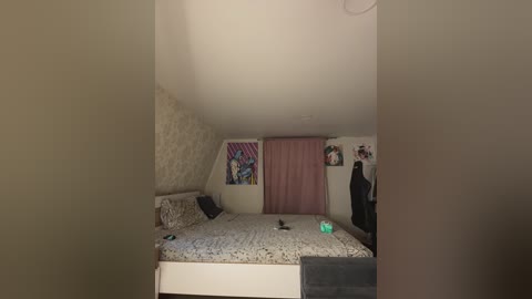 _maybebaby_ free recording from 2024-12-05 14:24:00