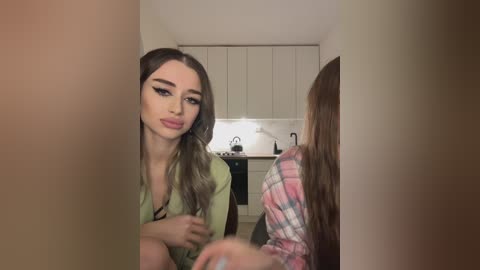 emilyandmira free recording from 2026-04-03 02:52:00