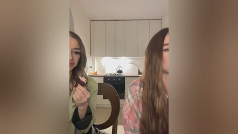 emilyandmira free recording from 2026-04-03 02:52:00