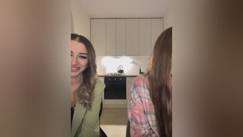 emilyandmira free recording from 2026-04-03 02:52:00