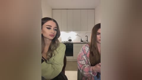 emilyandmira free recording from 2026-04-03 02:52:00