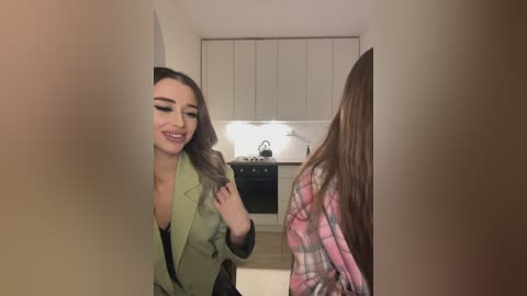 emilyandmira free recording from 2026-04-03 02:52:00