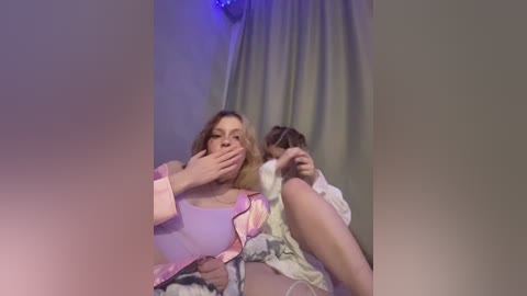 molly_and_ewa free recording from 2025-05-29 20:21:00