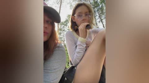 molly_and_ewa free recording from 2025-06-08 09:31:00