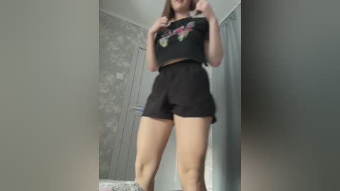 emmalili free recording from 2026-04-15 04:08:00