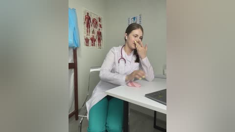 adelaida1001 free recording from 2025-06-13 07:51:00