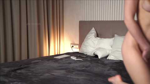 lovely_olivia free recording from 2025-06-15 06:51:00