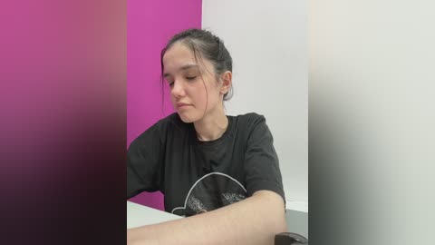 emilechka free recording from 2026-04-14 02:21:00