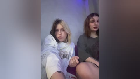 molly_and_ewa free recording from 2025-06-21 18:03:00