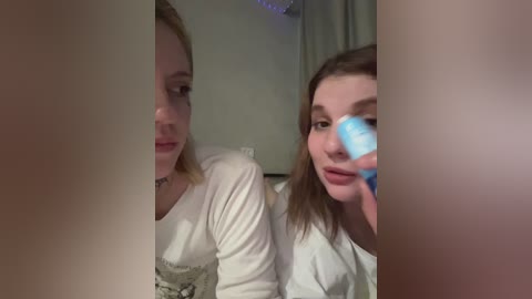 molly_and_ewa free recording from 2025-06-24 20:44:00