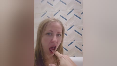 chelsi16 free recording from 2025-07-17 21:40:00