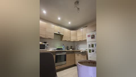 strawberry_1 free recording from 2025-07-20 20:29:00