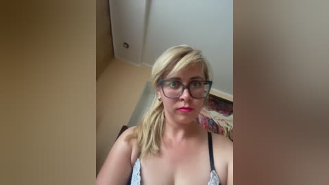 crystal00girl free recording from 2026-04-15 00:18:00