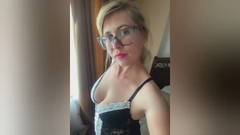 crystal00girl free recording from 2026-04-15 00:18:00