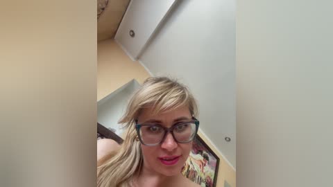 crystal00girl free recording from 2026-04-15 00:18:00