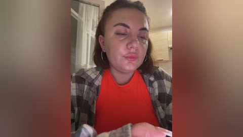 strawberry_1 free recording from 2025-08-05 01:09:00