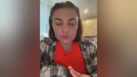 strawberry_1 free recording from 2025-08-05 03:32:00