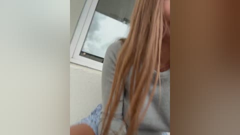 _emilybaby_ free recording from 2025-08-12 14:48:00