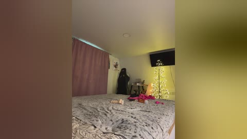 _maybebaby_ free recording from 2025-08-12 08:15:00