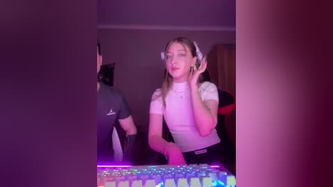 alicegirl18 free recording from 2025-08-12 19:36:00