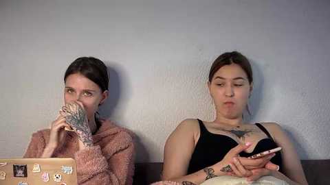 2love_love2 free recording from 2025-08-25 10:21:00