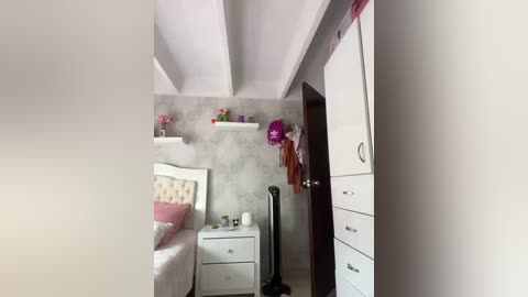 sallyeleins free recording from 2025-08-29 13:05:00