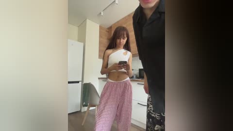 couplez free recording from 2026-04-14 02:45:00