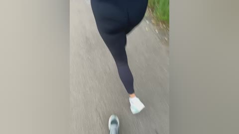 emmyrouse77 free recording from 2026-04-14 02:03:00