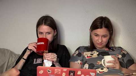 2love_love2 free recording from 2025-09-06 22:23:00