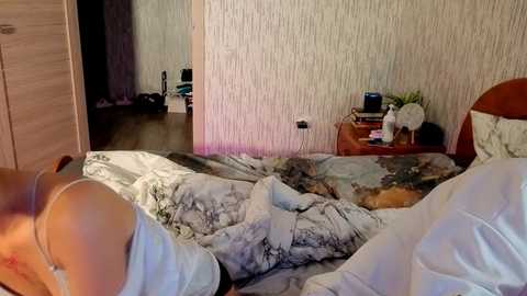 denissofia free recording from 2025-09-08 22:13:00