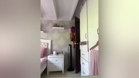 sallyeleins free recording from 2025-09-14 16:38:00