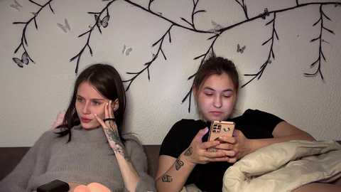 2love_love2 free recording from 2025-09-28 20:25:00