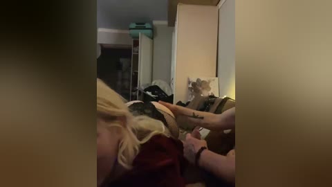 babyhuelix free recording from 2026-04-14 02:42:00