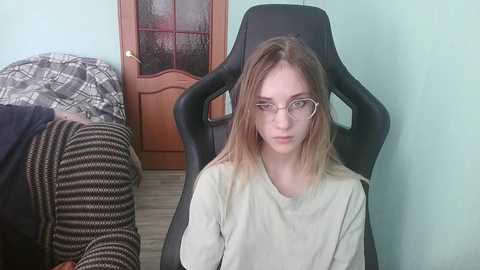 emolina free recording from 2026-04-14 02:21:00