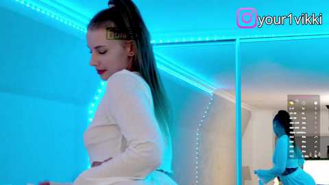 _vikkil0vescheese_ free recording from 2025-10-05 00:17:00