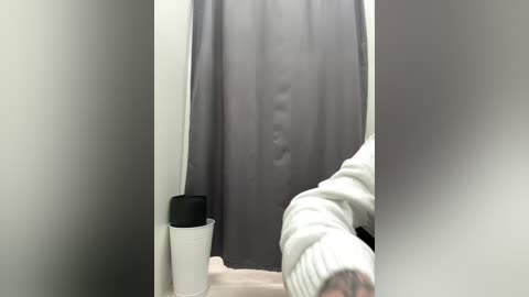 adelins free recording from 2026-04-14 02:03:00