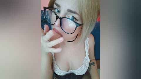 minnimia free recording from 2025-10-15 02:18:00