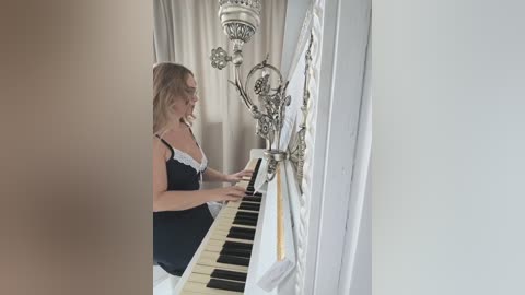 xxxsexymilfxxx free recording from 2025-10-17 08:51:00