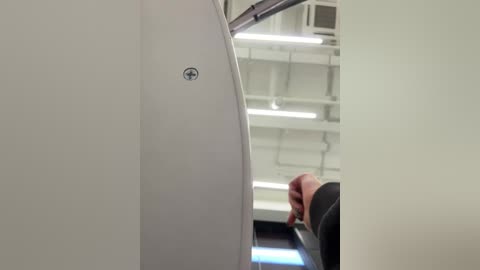 _vikkil0vescheese_ free recording from 2025-10-27 14:44:00