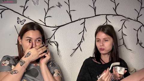 2love_love2 free recording from 2025-10-31 19:45:00