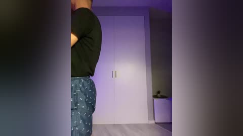 gummy_bears free recording from 2025-11-24 01:29:00