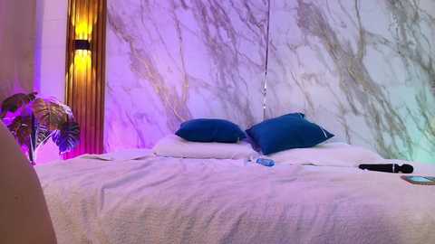 mike_maite free recording from 2025-12-05 01:41:00