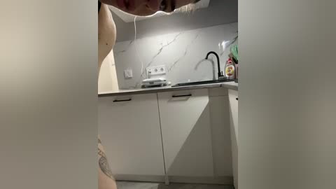 gummy_bears free recording from 2025-12-03 21:07:00