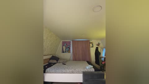 _maybebaby_ free recording from 2025-12-04 12:37:00