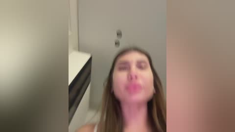 _emilybaby_ free recording from 2025-12-05 12:10:00