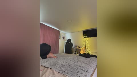 _maybebaby_ free recording from 2025-12-13 10:31:00