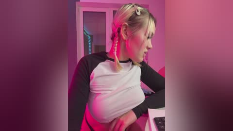 james_eva0 free recording from 2025-12-15 00:03:00